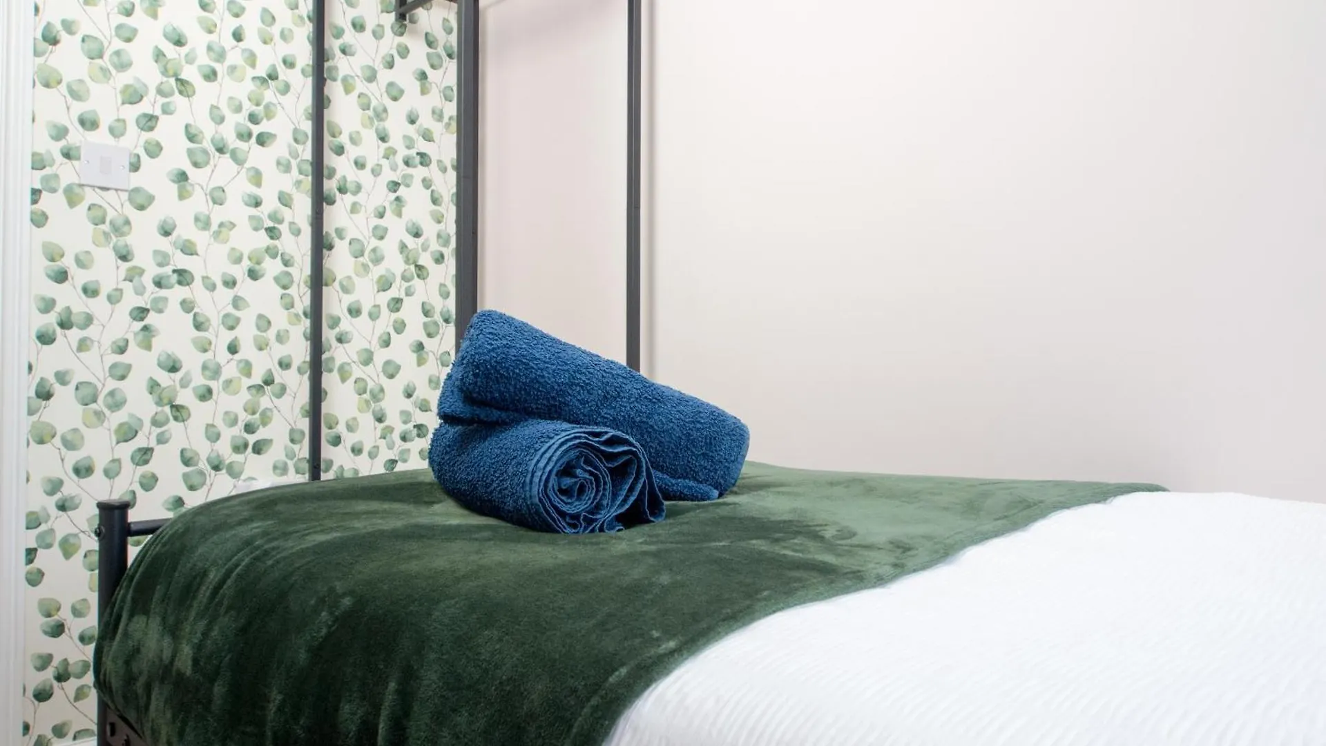 Emerald House -3 Bed - Free Parking Knottingley United Kingdom