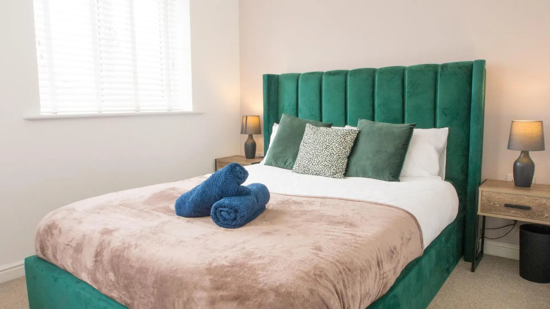 Emerald House -3 Bed - Free Parking Knottingley United Kingdom