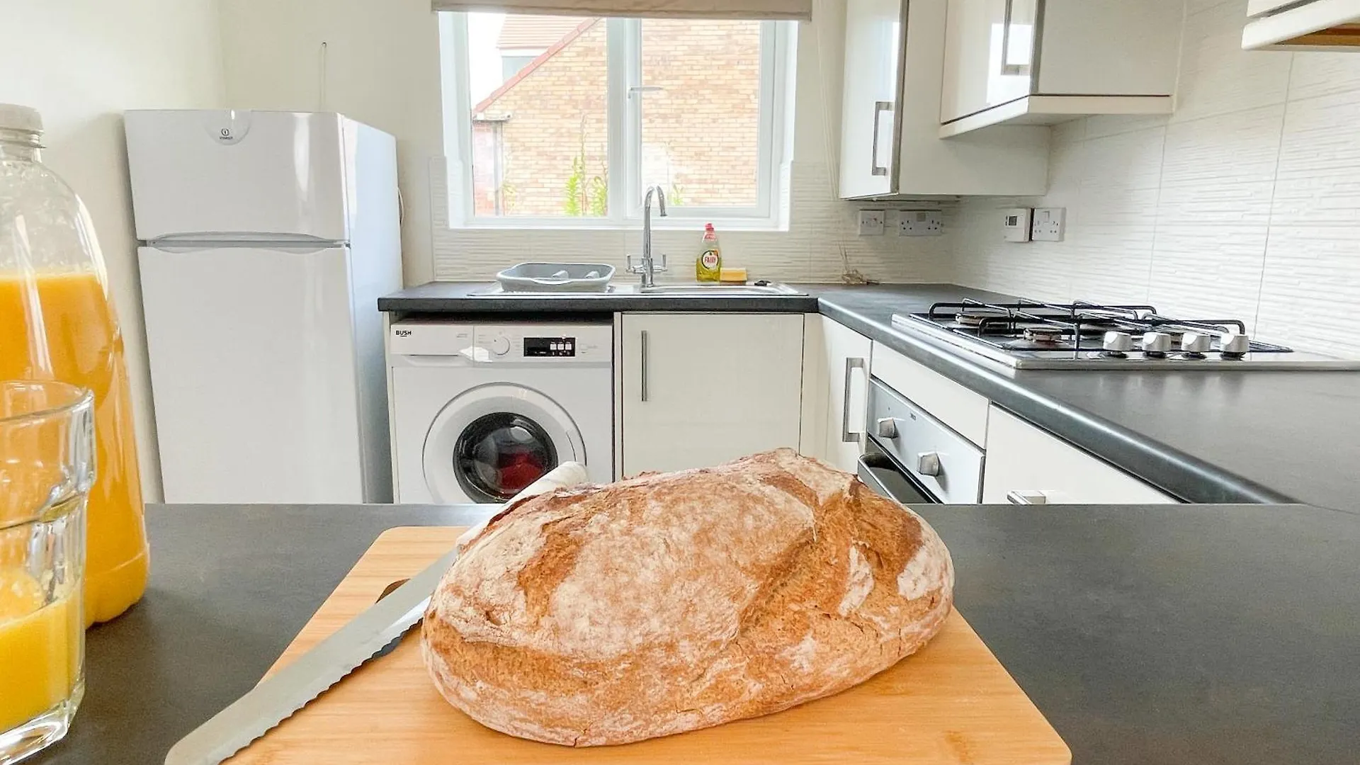 Emerald House -3 Bed - Free Parking Knottingley Holiday home