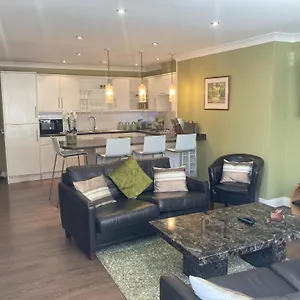 The Bijou On Park View Apartment